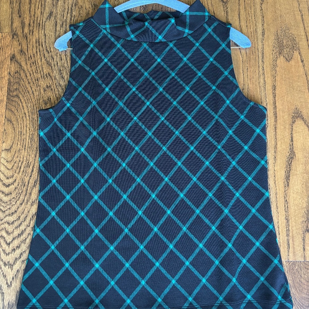 NWOT Ann Taylor mock neck top